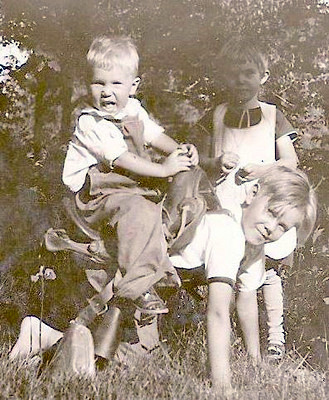 Boyd_melville_riding_cousin_maridean_standing-001